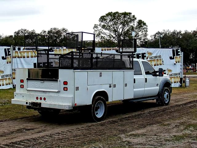 Image of Ford F-550 equipment image 4