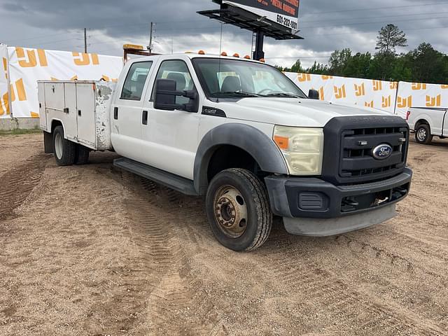 Image of Ford F-550 equipment image 2