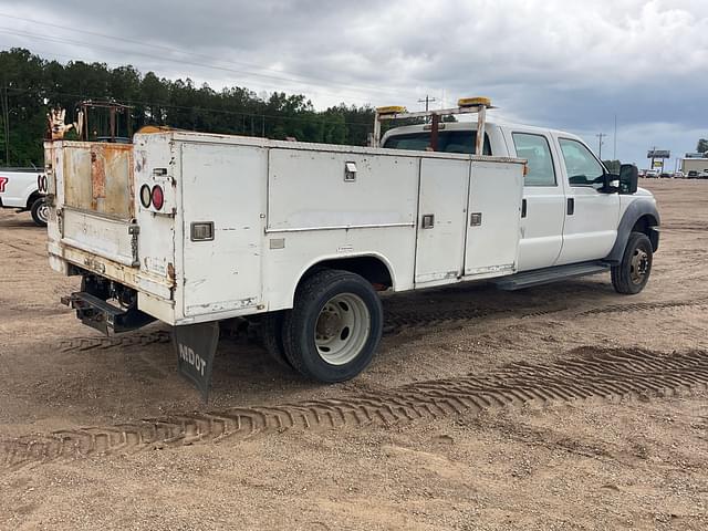 Image of Ford F-550 equipment image 4