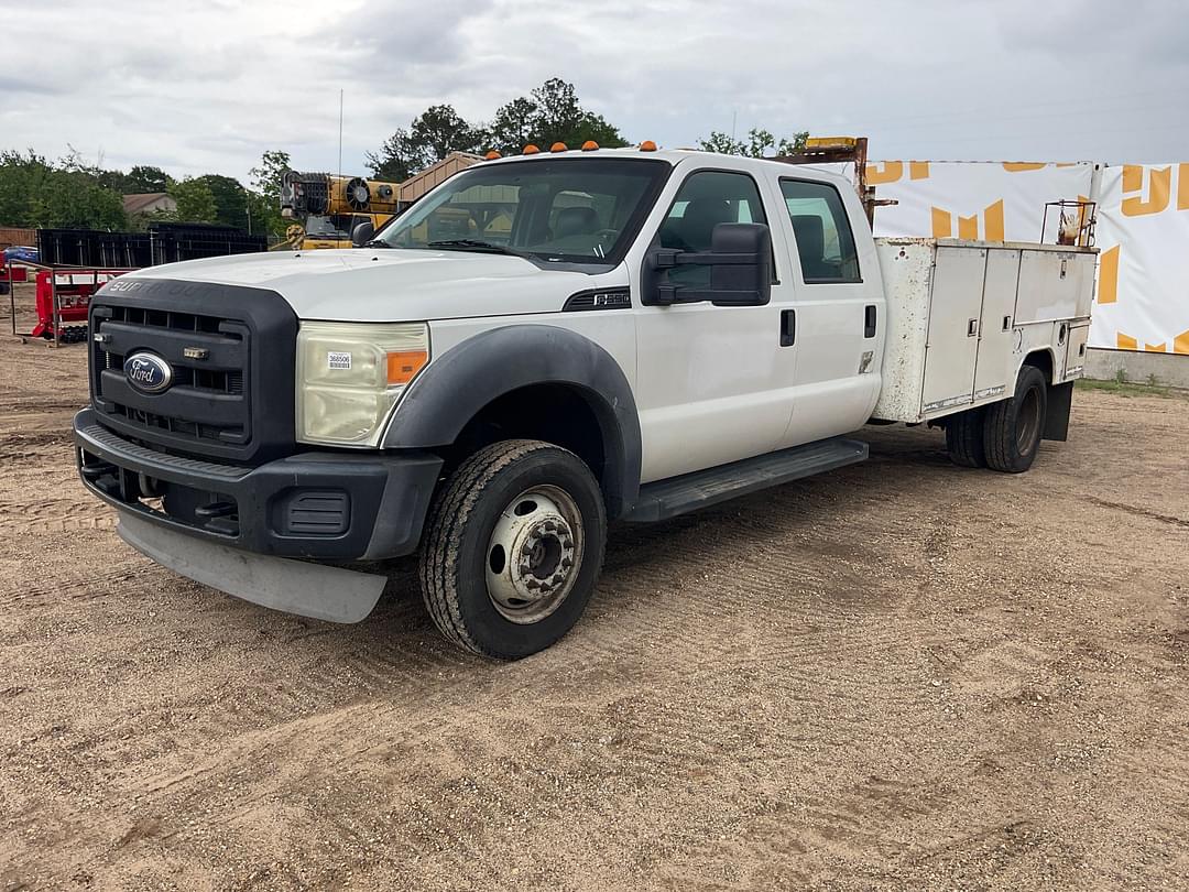 Image of Ford F-550 Primary image