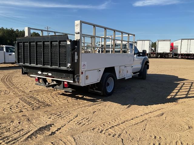 Image of Ford F-550 equipment image 4