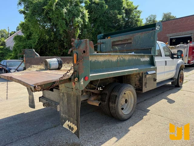 Image of Ford F-350 equipment image 3