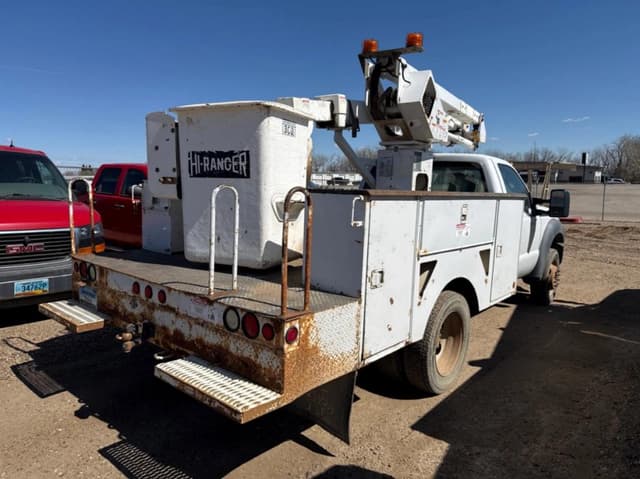 Image of Ford F-550 equipment image 2