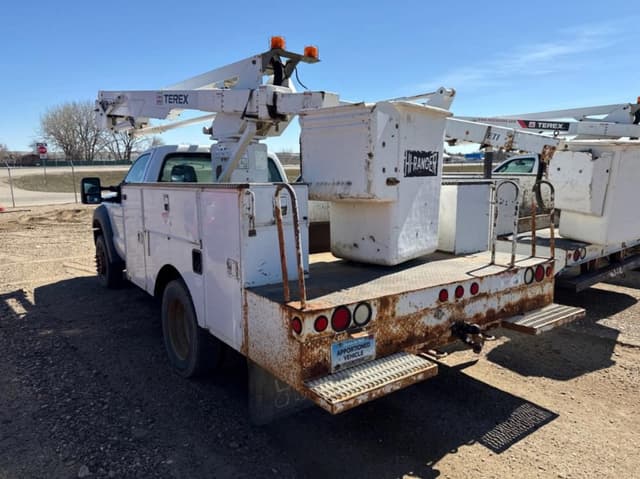 Image of Ford F-550 equipment image 3