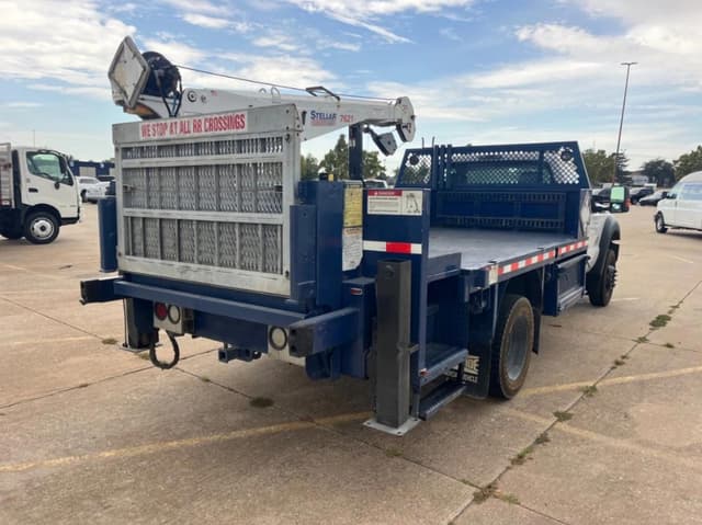 Image of Ford F-550 equipment image 4