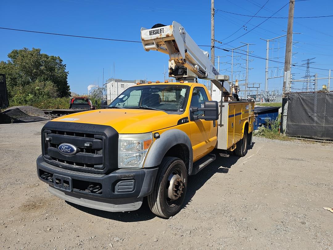 Image of Ford F-550 Primary image