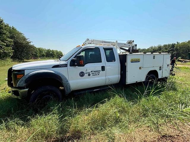 Image of Ford F-550 equipment image 4