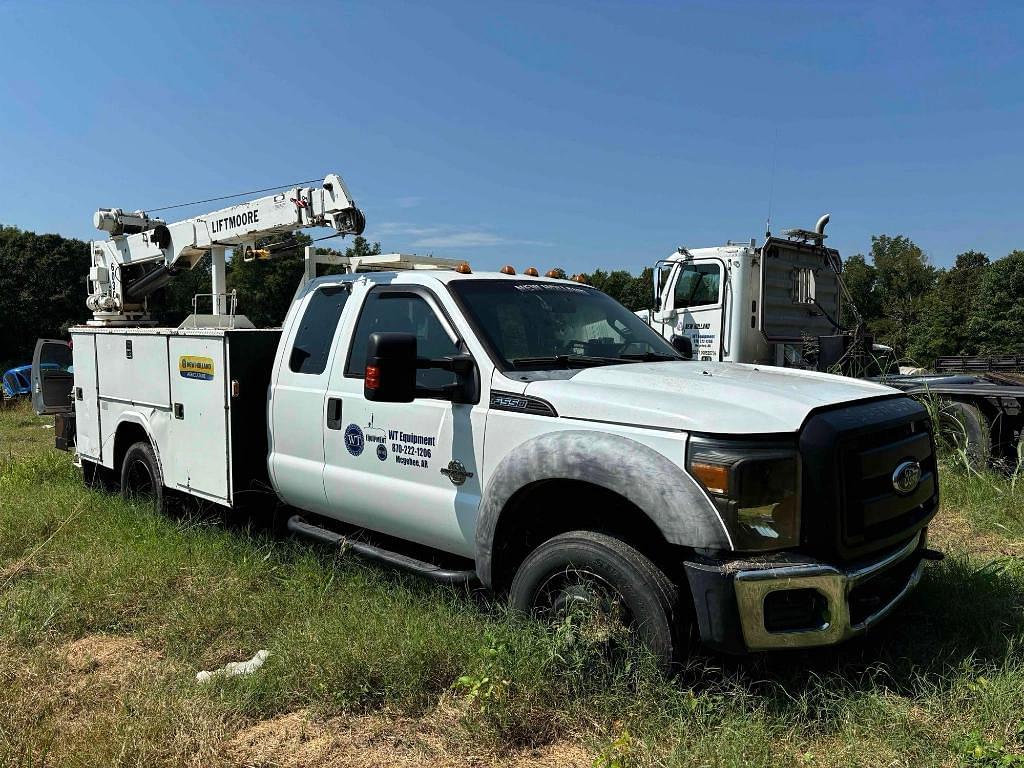 Image of Ford F-550 Primary image