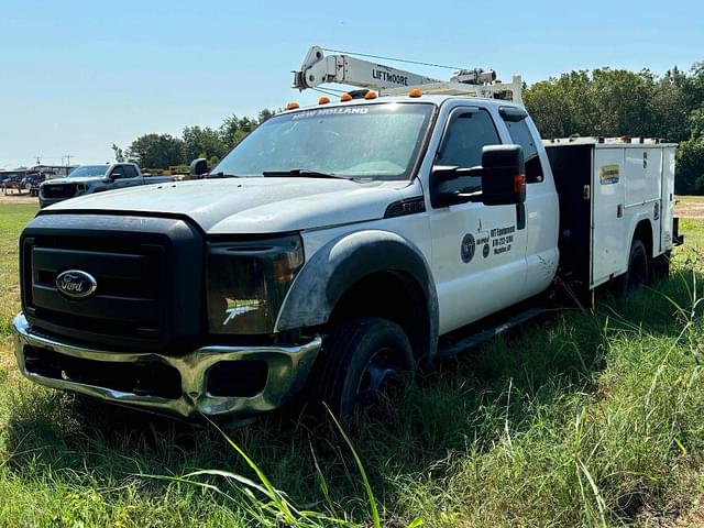 Image of Ford F-550 equipment image 3