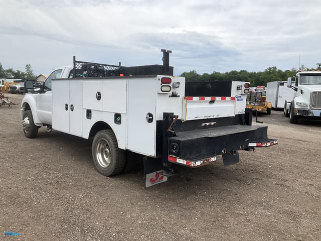 Image of Ford F-550 equipment image 2
