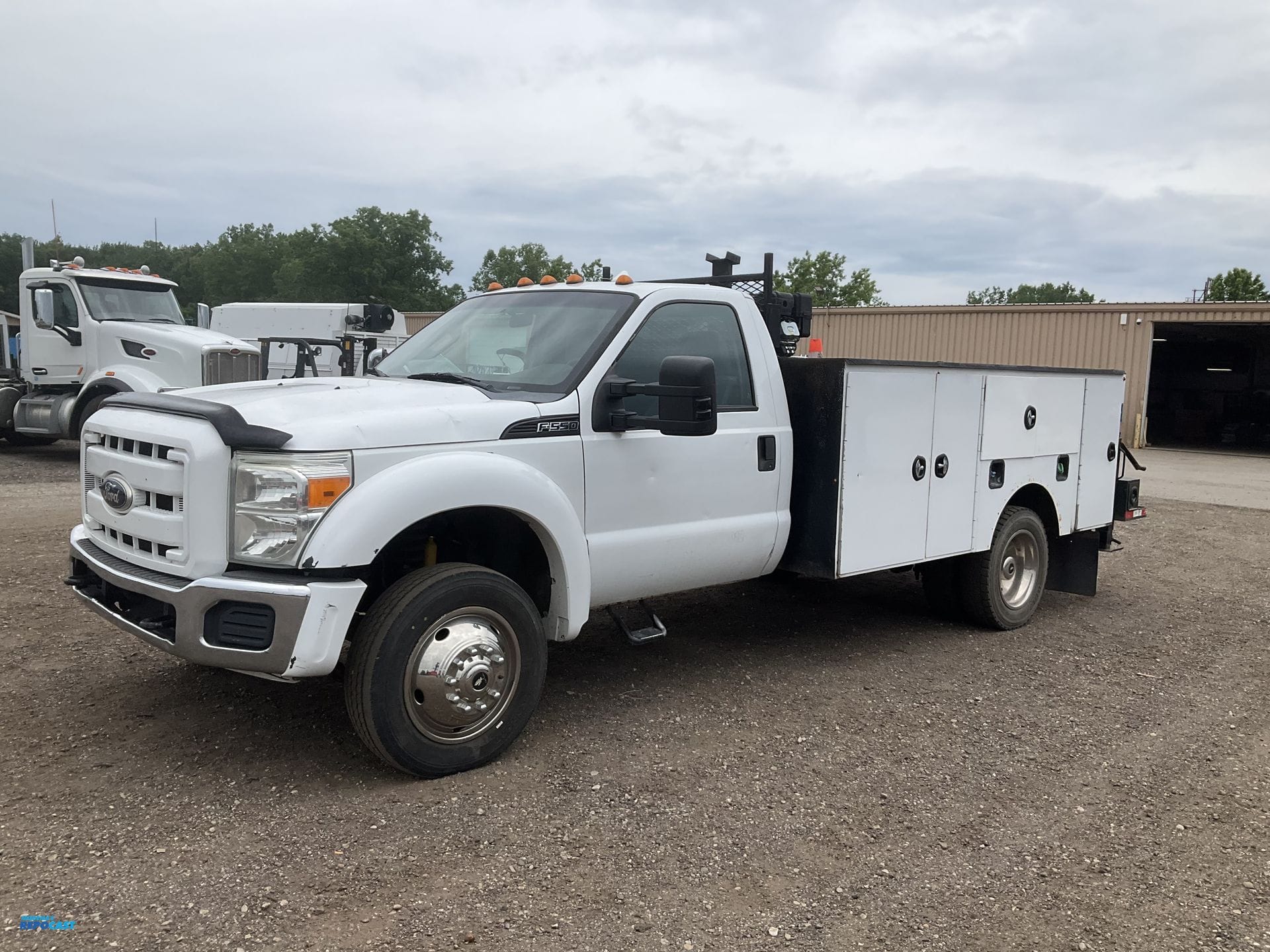 2011 Ford F-550 Equipment Image0