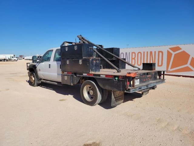 Image of Ford F-550 equipment image 2