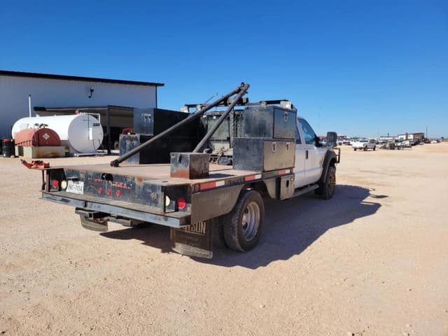 Image of Ford F-550 equipment image 4