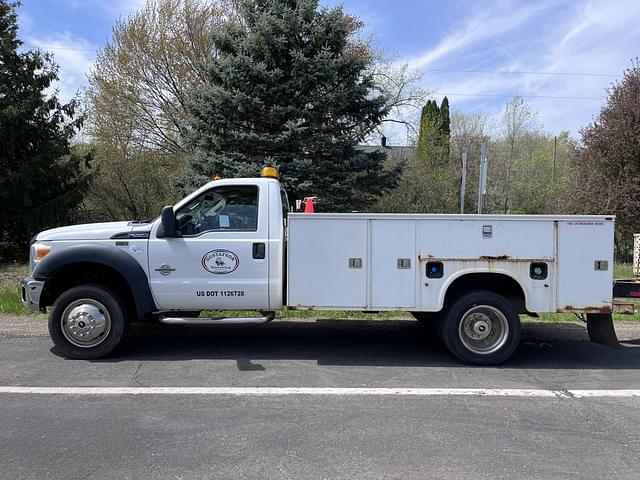 Image of Ford F-550 equipment image 1