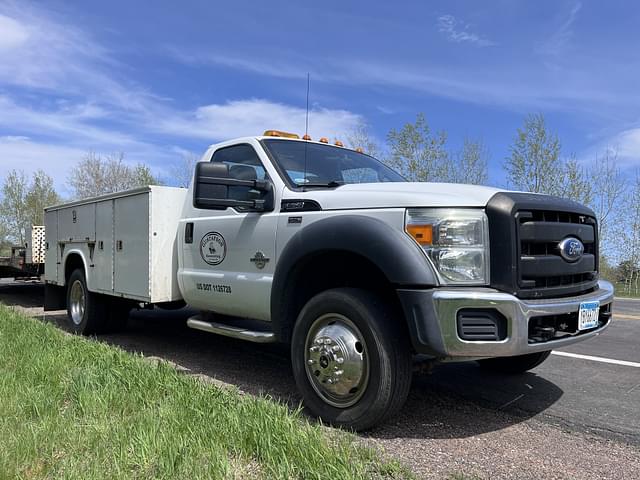 Image of Ford F-550 equipment image 4