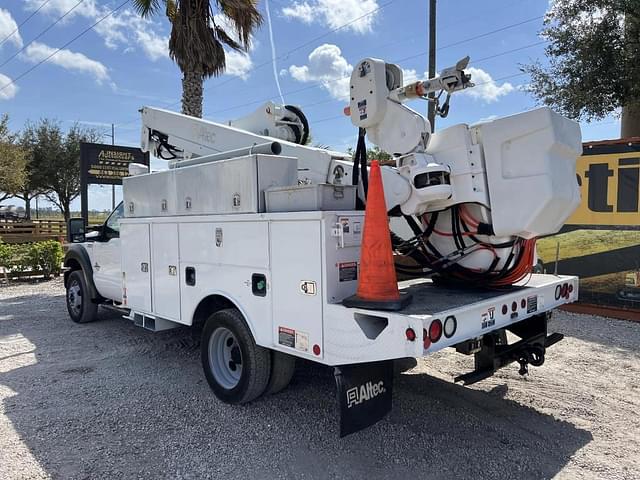 Image of Ford F-550 equipment image 1