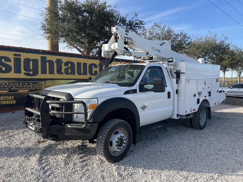 Image of Ford F-550 Primary image