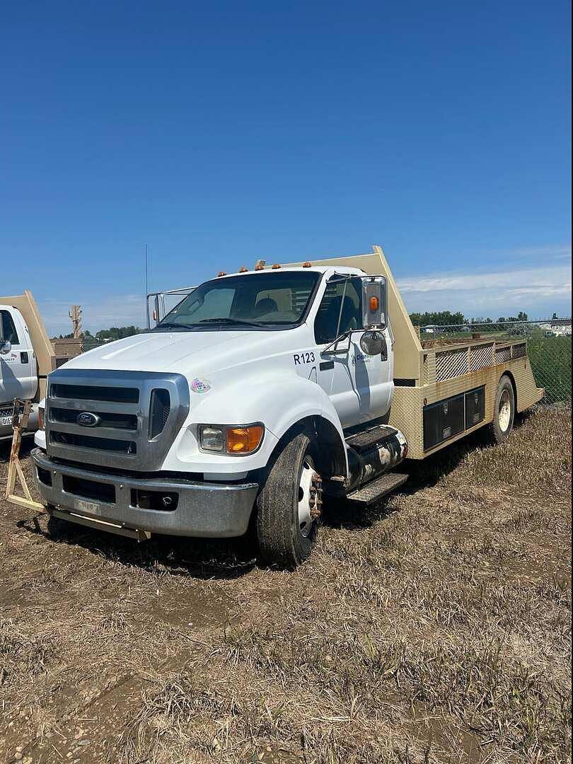 Image of Ford F-650 Primary image