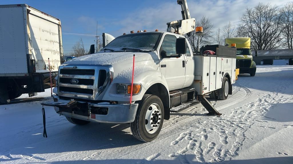 Image of Ford F-650 Primary image