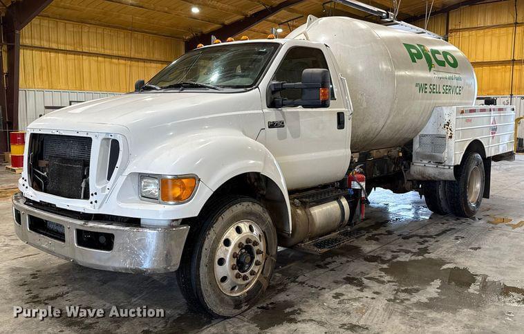 Image of Ford F-750 Primary image