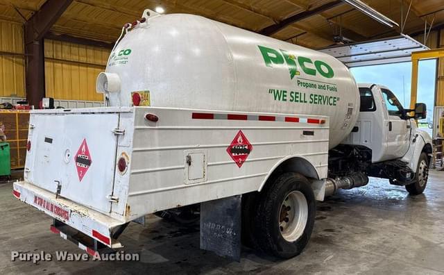 Image of Ford F-750 equipment image 4
