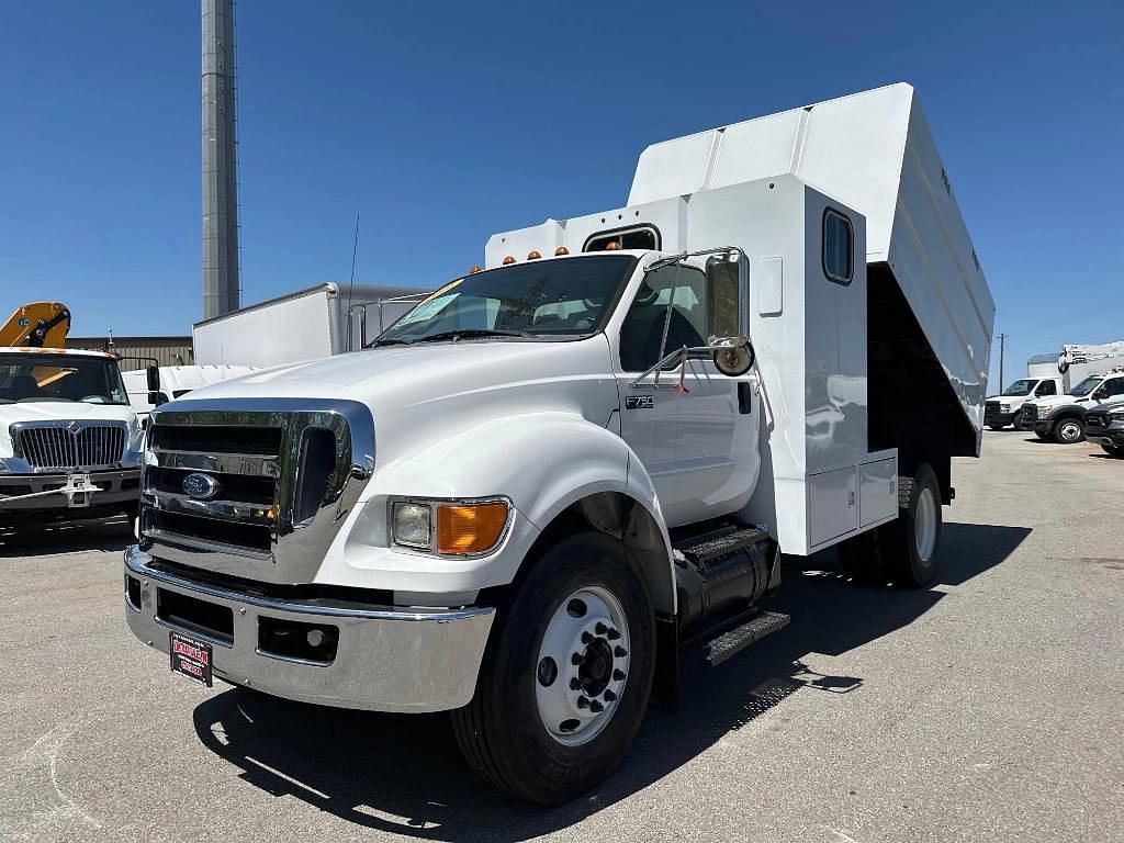 Image of Ford F-750 Primary image