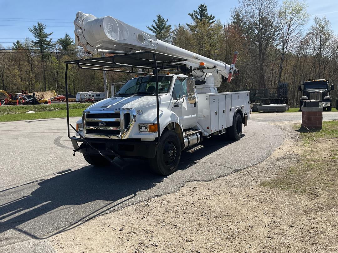 Image of Ford F-750 Primary image