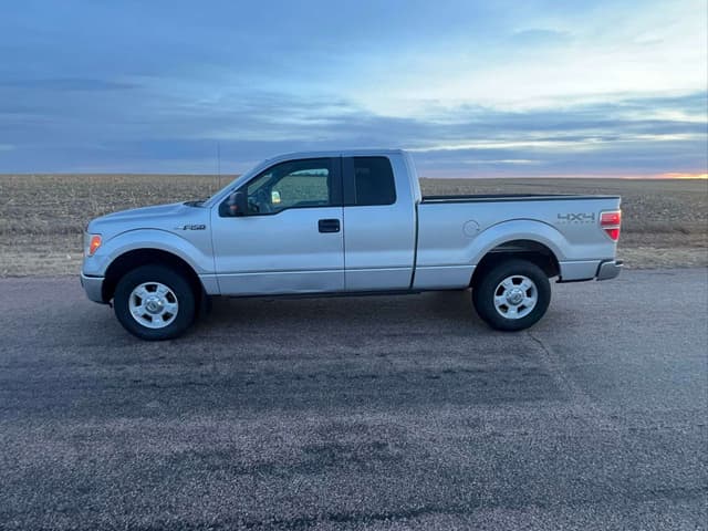 Image of Ford F-150 equipment image 1