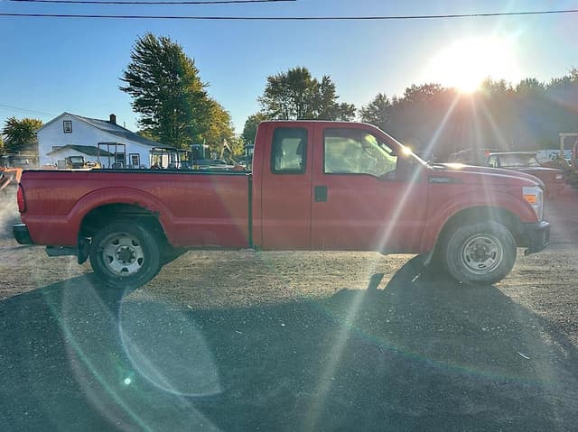 Image of Ford F-250 equipment image 3