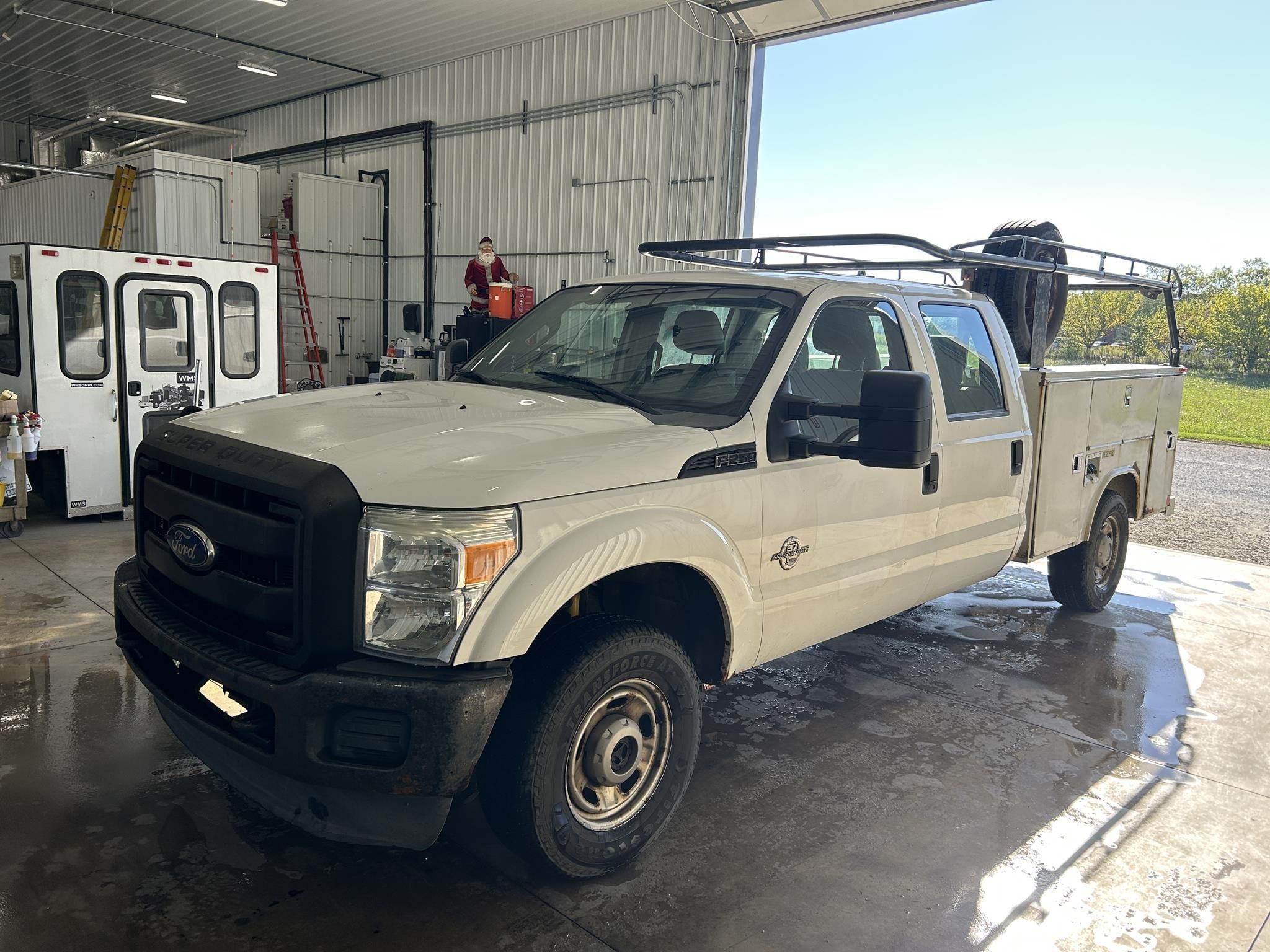2011 Ford F-250 Equipment Image0