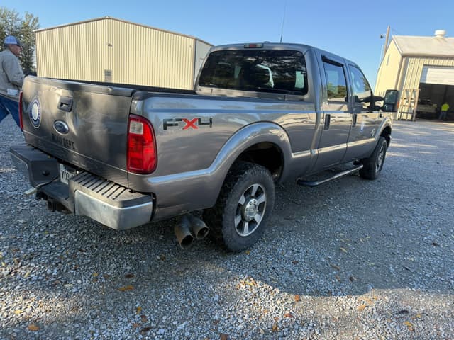 Image of Ford F-250 equipment image 2