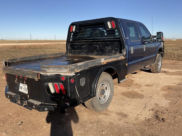 Image of Ford F-250 equipment image 2