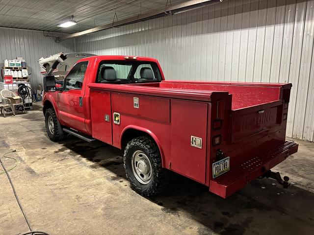 Image of Ford F-250 equipment image 3