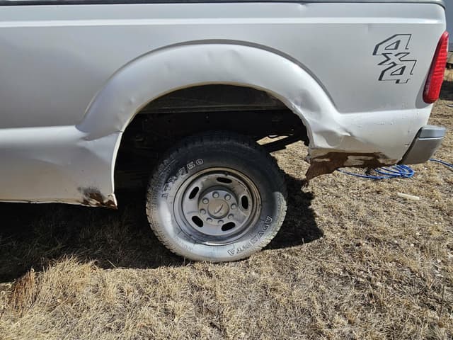 Image of Ford F-250 equipment image 1