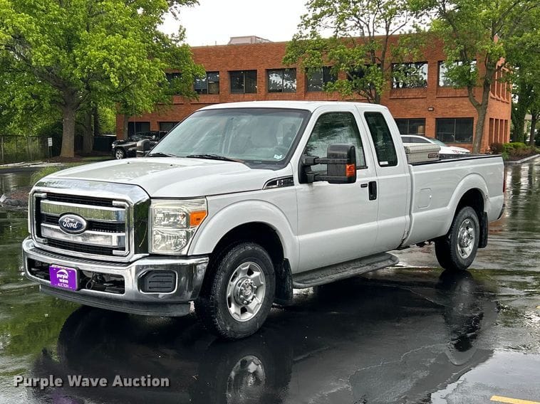 2011 Ford F-250 Equipment Image0