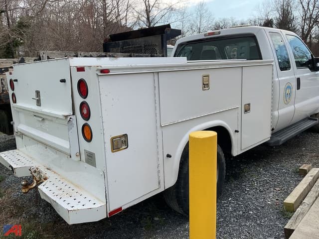 Image of Ford F-250 equipment image 3