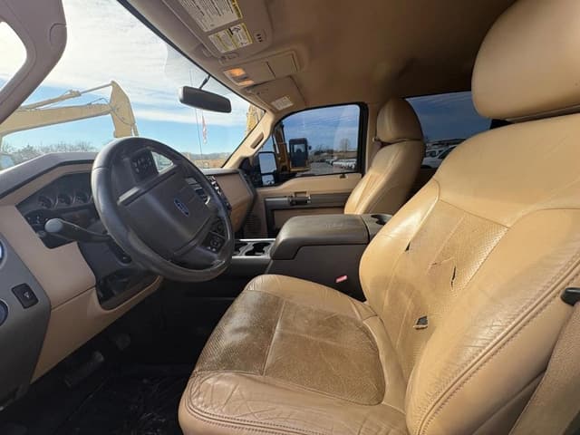 Image of Ford F-250 equipment image 3