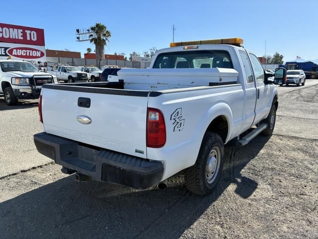 Image of Ford F-250 equipment image 2