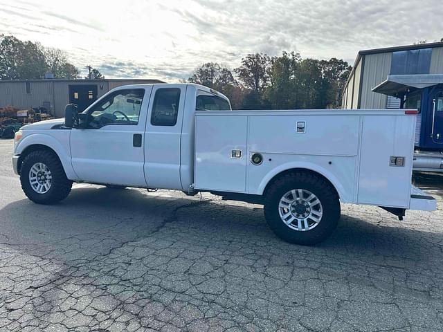 Image of Ford F-250 equipment image 2