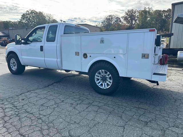 Image of Ford F-250 equipment image 1