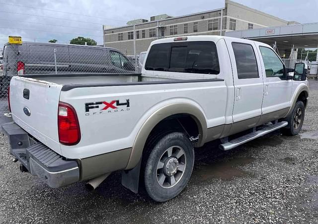 Image of Ford F-250 equipment image 2