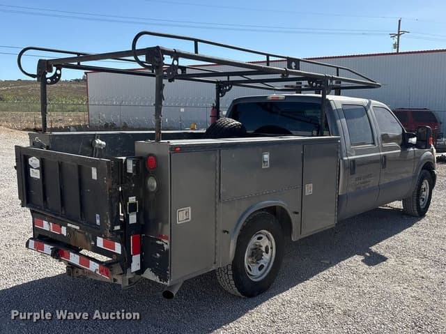Image of Ford F-250 equipment image 4