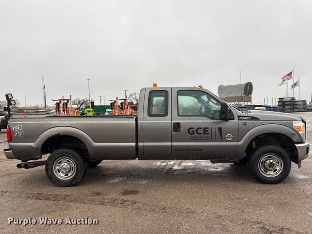 Image of Ford F-250 equipment image 3