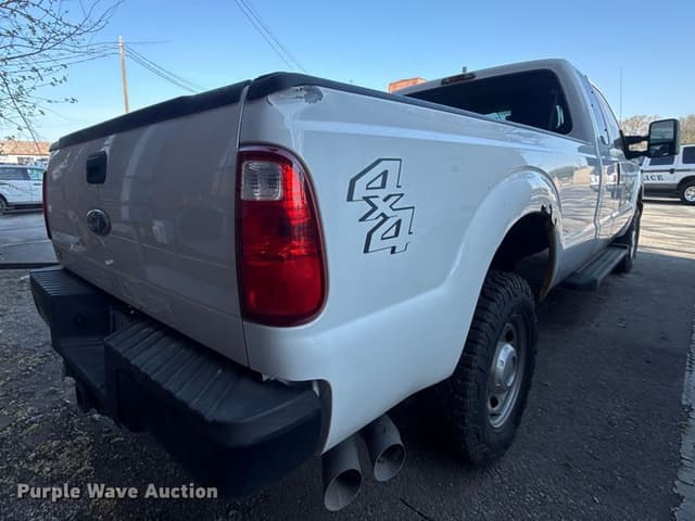 Image of Ford F-250 equipment image 4