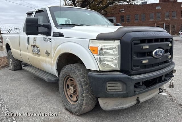 Image of Ford F-250 equipment image 2
