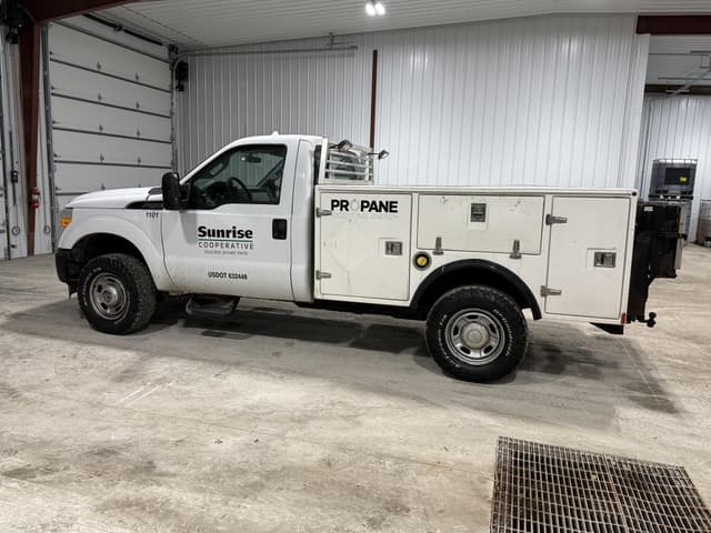 Image of Ford F-250 equipment image 3