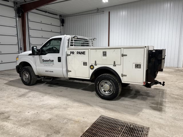 Image of Ford F-250 equipment image 4