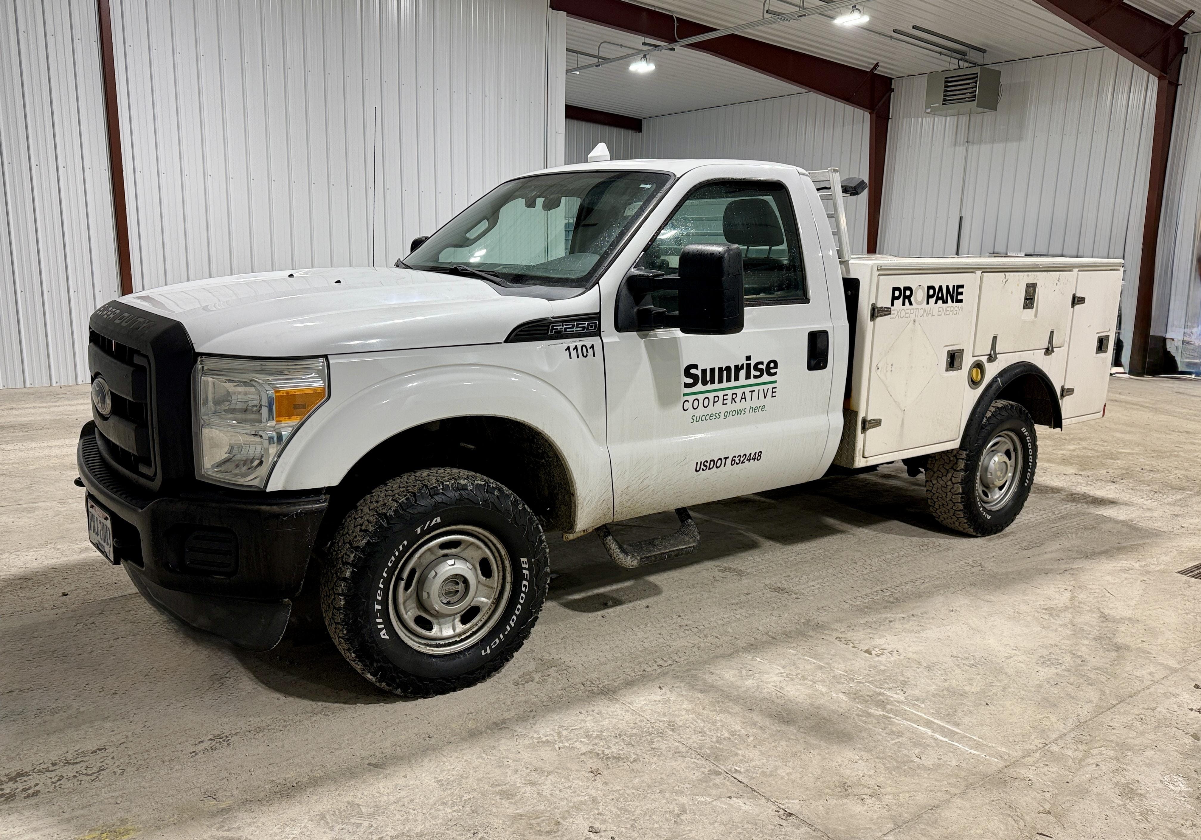 2011 Ford F-250 Equipment Image0