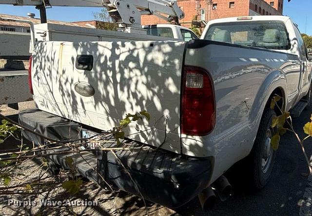 Image of Ford F-250 equipment image 4