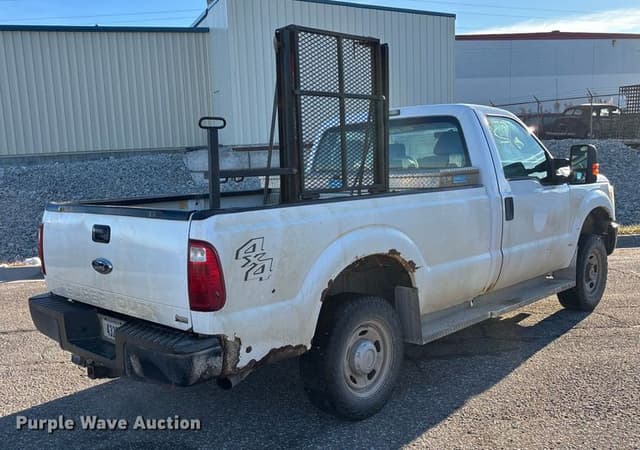 Image of Ford F-250 equipment image 4